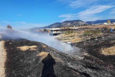 Bucak’ta arazi yangını itfaiye ekiplerince söndürüldü