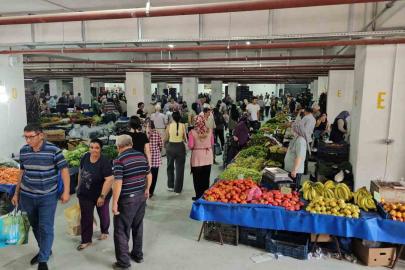 Buharkent’te Cuma trafiğine duba düzenlemesi