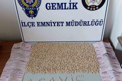 Bursa’da polisin şüphe üzerine durduğu araçtan uyuşturucu çıktı