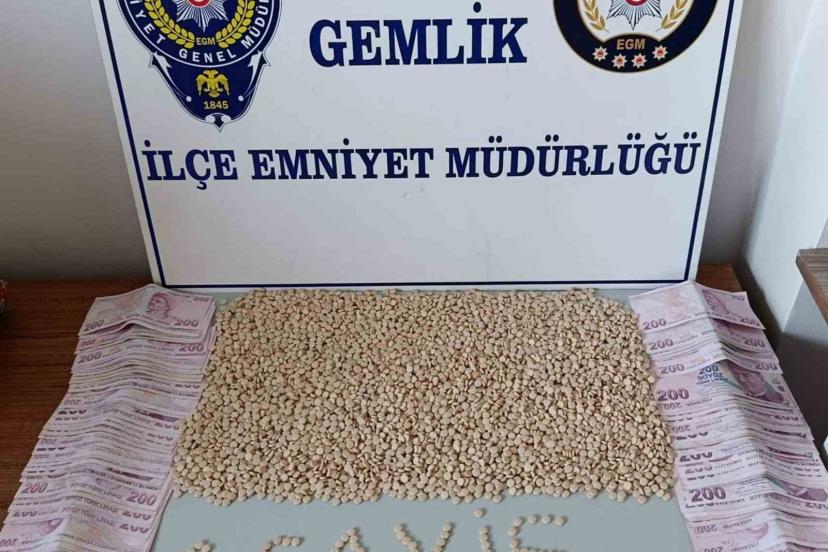 Bursa’da polisin şüphe üzerine durduğu araçtan uyuşturucu çıktı