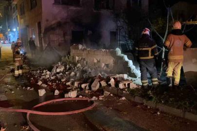 Bursa’da tek katlı ev alev alev yandı