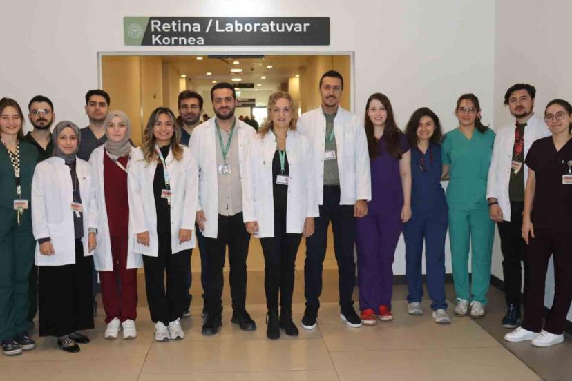 Bursa’daki 5 kişi, dünyaya yeni gözleriyle ’merhaba’ dedi