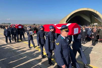 Bursalı şehitler Yenişehir Havalimanı’na getirildi