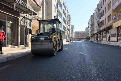 Büyükşehir Belediyesi’nden kış öncesi asfalt serimi mesaisi