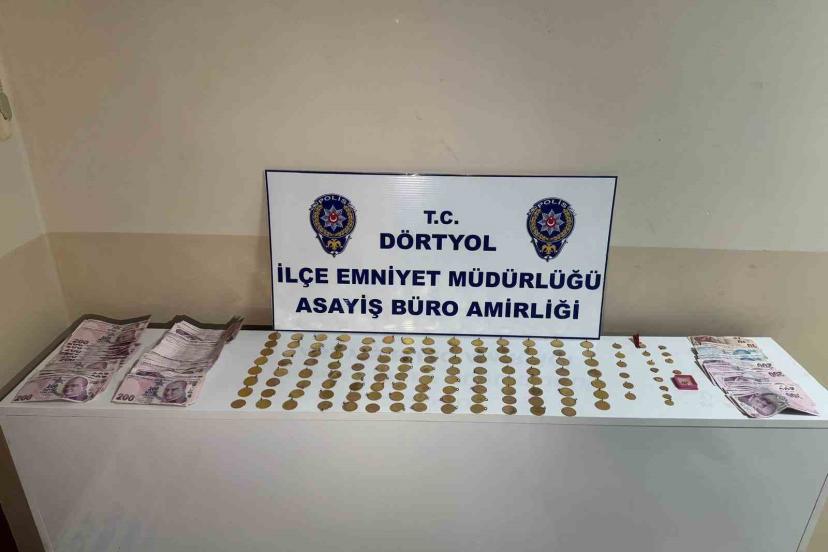 Çaldıkları altın dolu keseyi toprağa sakladılar