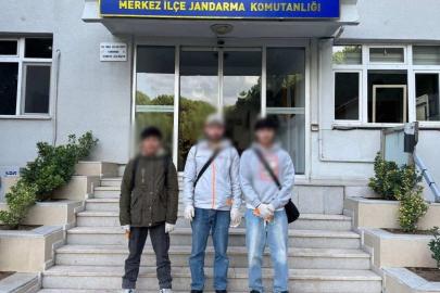 Çanakkale’de jandarmadan göçmen kaçakçılığı operasyonu: 3 organizatör ile 27 kaçak göçmen yakalandı
