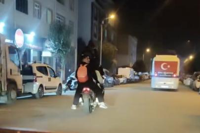 Çanakkale’de motosiklete binen 5 genç adeta ölümle dans etti