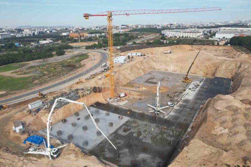 Çayırova Devlet Hastanesi’nin temel betonu dökülüyor