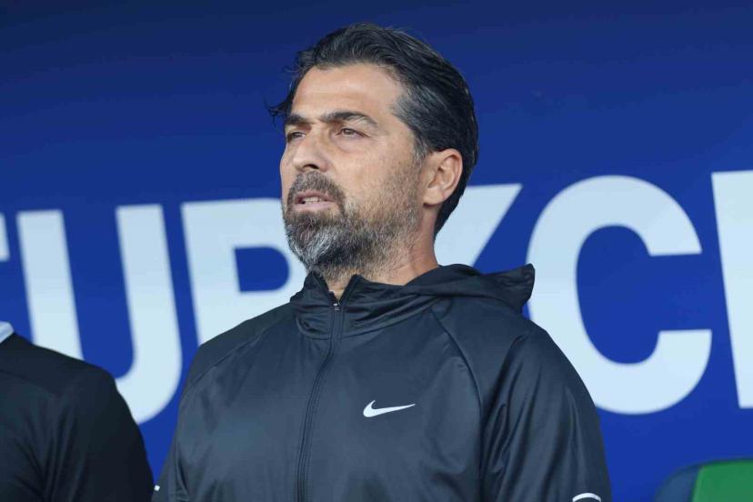 Çaykur Rizespor’da, İlhan Palut istifa etti