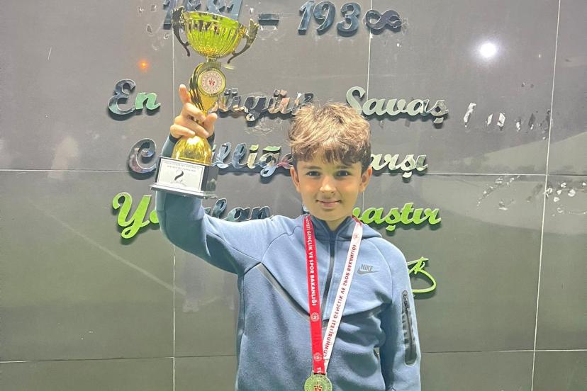 Çeşme Belediyesporlu Emir’den satrançta İzmir ikinciliği