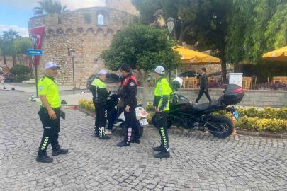 Çeşme’de motosiklet denetimlerinde sürücülere 545 bin lira ceza