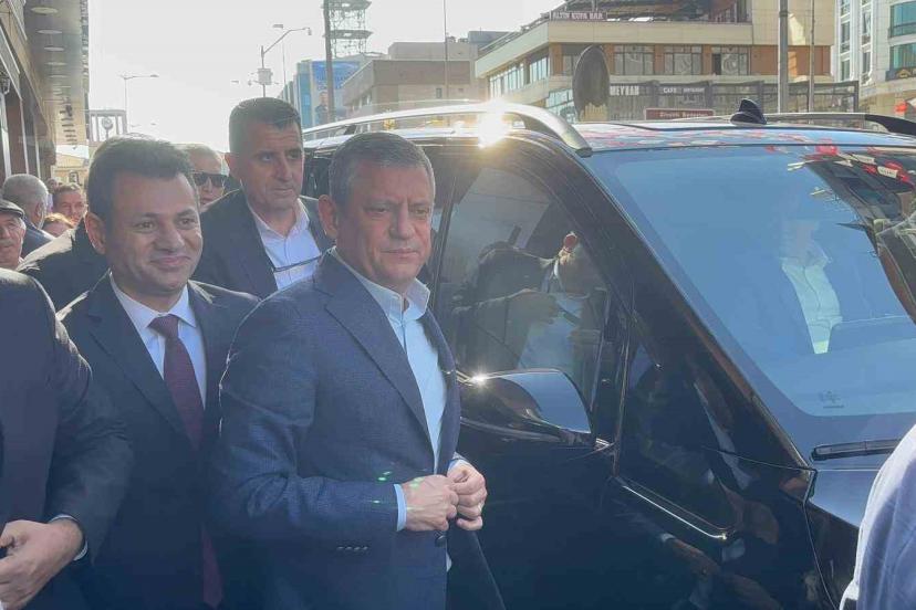 CHP Genel Başkanı Özel Gaziantep’te partililerle bir araya geldi