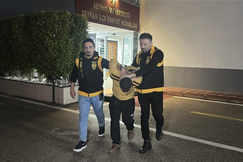 Çocuğun kafasını arabaya vurup yere fırlatan şahıs çocuğun babası çıktı, gözaltına alındı