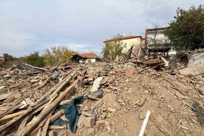 Çorum’da metruk bina çöktü