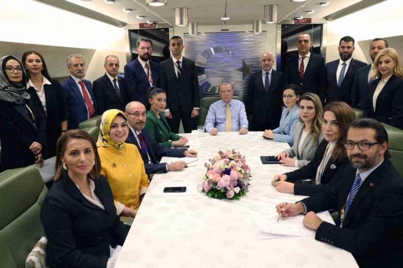 Cumhurbaşkanı Erdoğan: "(Gazze) Yardım koridorları kasıtlı olarak tıkanmakta, insani yardımların bölgeye ulaşması maalesef engellenmekte. Günlük 600 tır insani yardım girişine izin verilecekti fakat bu sözler yerine getirilmiyor."