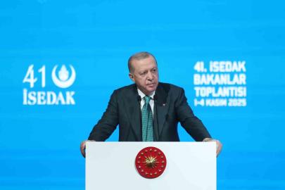 Cumhurbaşkanı Erdoğan, "Teşkilatımızın Kıbrıs Türk halkıyla danışmasını çok önemli görüyorum. Kıbrıs Türk halkını asla yanlız bırakmayacağız. Haklı davalarında yanlarında olacağız" dedi.