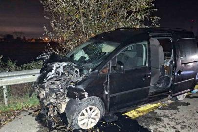 D-140’da kaza yapan araçlar hurdaya döndü: 1 ölü, 2 yaralı