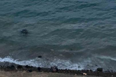 Datça’da virajı alamayan araç denize uçtu: 1 yaralı