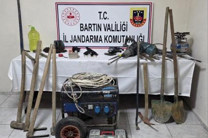 Define avcılarına suçüstü: 2 gözaltı