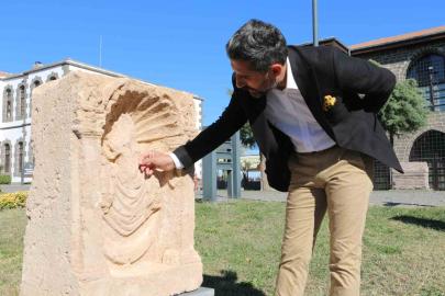 Defineciler tarafından parçalara ayrılmak istenen 1800 yıllık ’Kibele heykeli’ İçkale Müzesinde sergileniyor