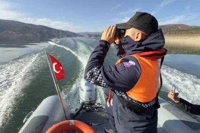 Denize kıyısı olmayan Tokat’ta jandarma bot timi baraj sularında huzuru sağlıyor