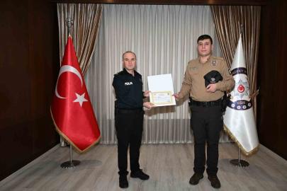 Denizli’de zehir taciri ve aranan şahsı yakalayan mahalle bekçileri ödüllendirildi