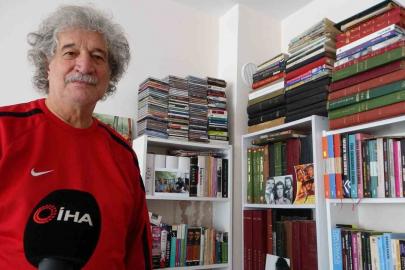 Depremde herkes eşya çıkartırken O, 40 çuvala sığdırdığı hatıralarını kurtardı