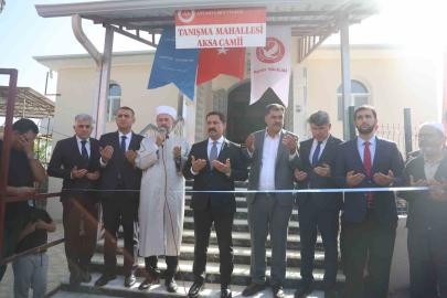 Depremin yıktığı kentte inşası tamamlanan 107’nci cami ibadete açıldı