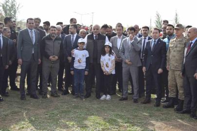 Dicle Gençlik Kampında milli ağaçlandırma gününde toplu fidan dikimi yapıldı