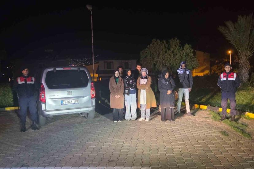 Didim’de 13 düzensiz göçmen, 2 organizatör yakalandı