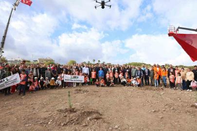 Didim’de fidanlar toprakla buluşturuldu