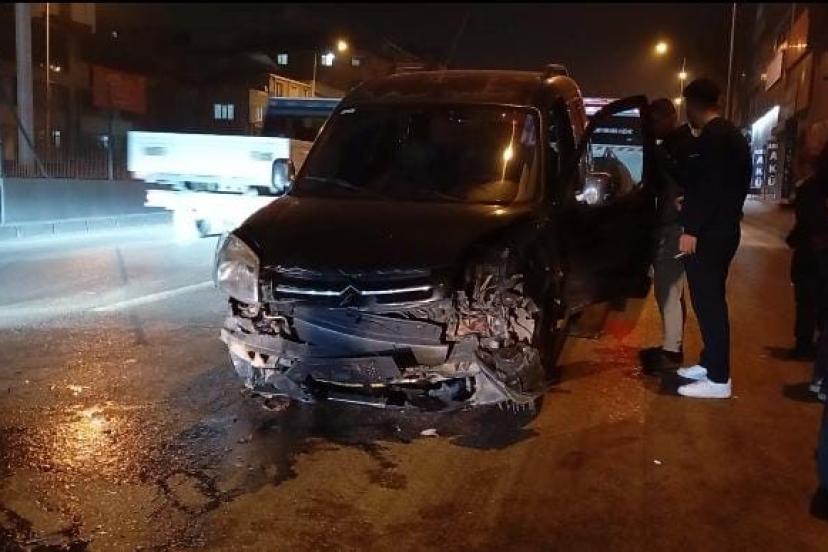 Direksiyon hakimiyetini kaybetti, zincirleme kazaya neden oldu