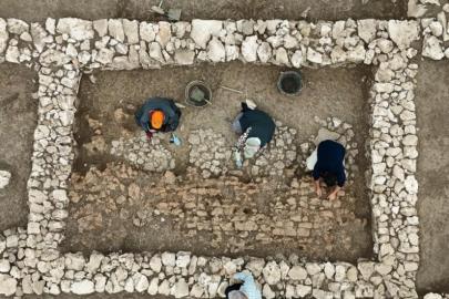 Diyarbakır’da 5 bin yıl önce depremin yıktığı yapının enkazı ortaya çıkartıldı