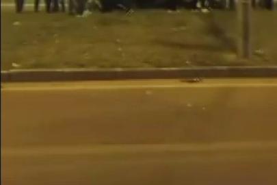 Diyarbakır’da araç refüje uçtu: 1 yaralı