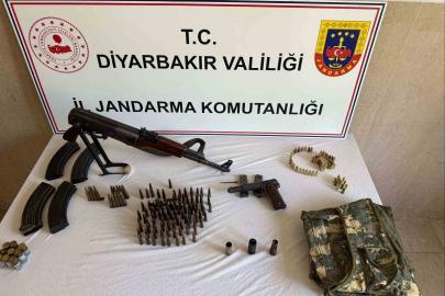 Diyarbakır’da jandarma operasyonlarında çok sayıda silah ve mühimmat ele geçirildi