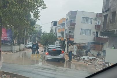 Dolgu yolda mahsur kaldı