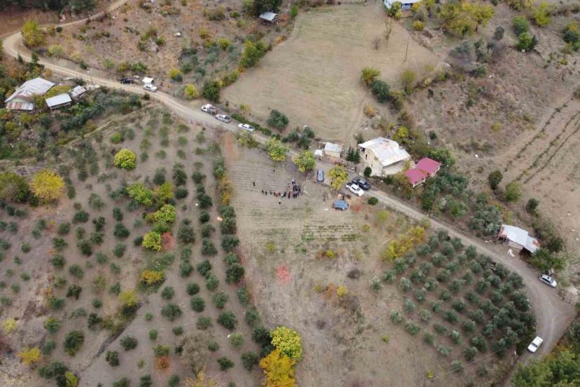 Dünyanın en pahalı baharatı safran Adana’da hasat edildi