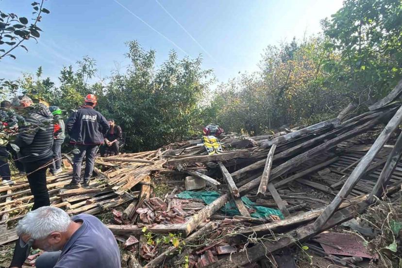 Düzce’de ahşap yapı çöktü: 1 ölü