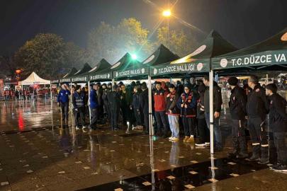 Düzceliler 26 yıl önceki depremde hayatını kaybedenleri andı