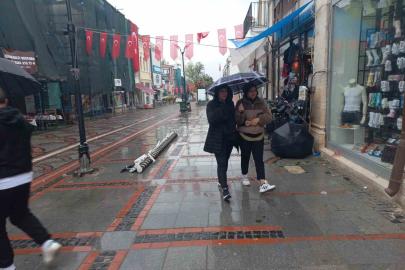 Edirne’de beklenen yağmur başladı