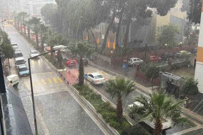 Edremit’te kuvvetli sağanak yağış etkili oluyor