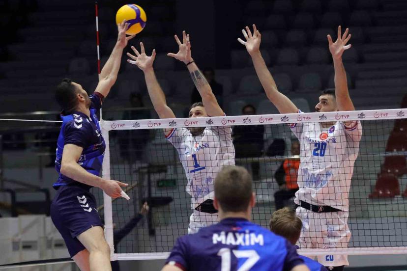 Efeler Ligi: Altekma: 2 - Halkbank: 3
