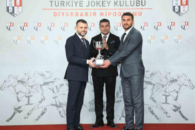 Eğil Belediye Başkanlığı koşusunu ‘Menabinoğlu’ kazandı