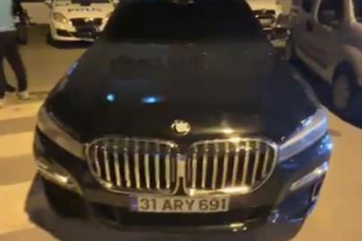 Ehliyeti 2043’e kadar alınan sürücüye çakar ve koyu filmden 316 bin TL ceza