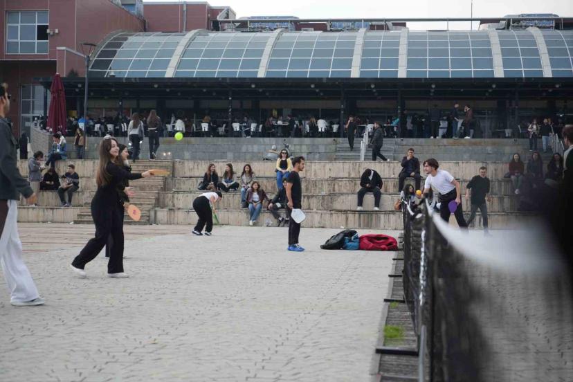 "Ekranı Bırak, Raketi Kap" etkinliğiyle teknoloji bağımlılığına karşı farkındalık oluşturuldu