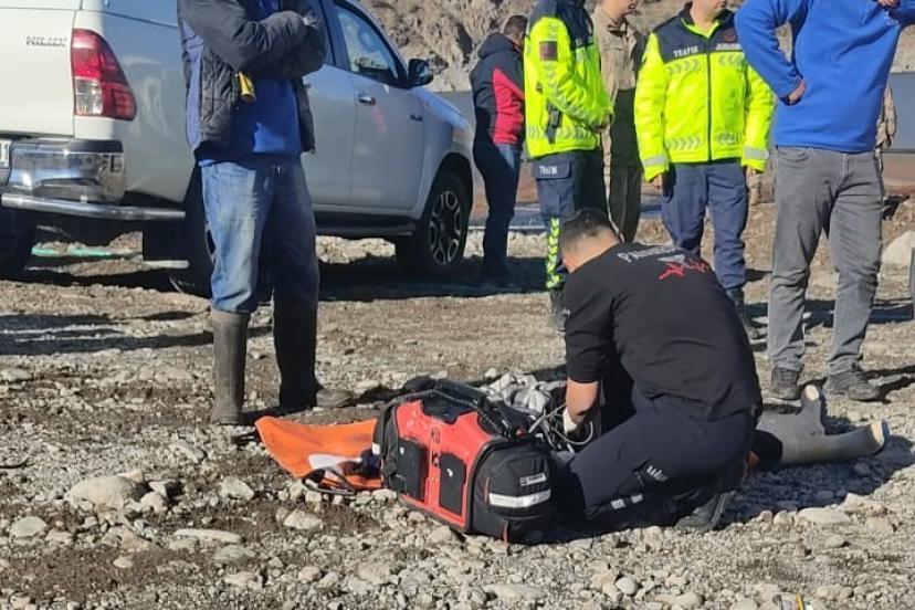 El freni açılan pikap baraja düştü: Kadın mühendis hayatını kaybetti