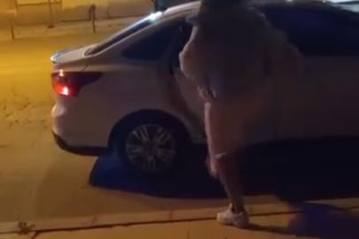 Elazığ’da bir kadın, tartıştığı şahsın arabasına saldırdı