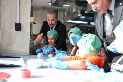 Elazığ’da minik şefler mutfakta yeteneklerini sergiledi