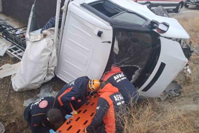 Elazığ’da pikap şarampole uçtu: 2 yaralı