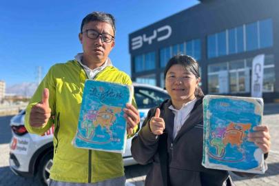 Elektrikli araçla dünya turuna çıkan çevreci çift Van’a ulaştı